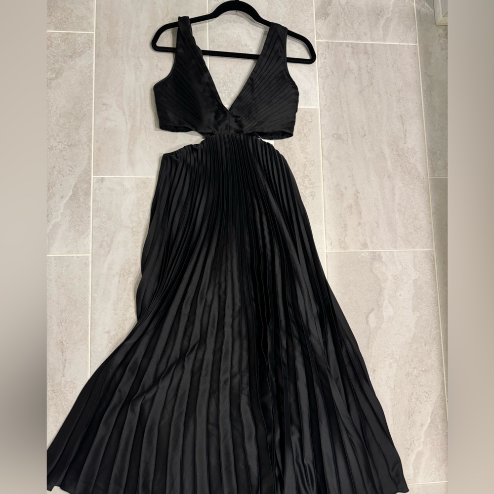 NWT Abercrombie Pleated Cut Out Dress